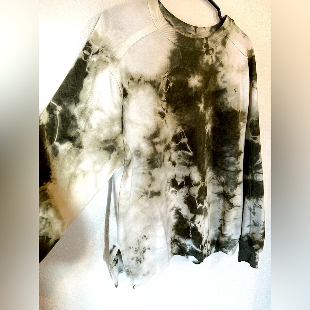 Treasure and bond side large greenish gray tie die sweater